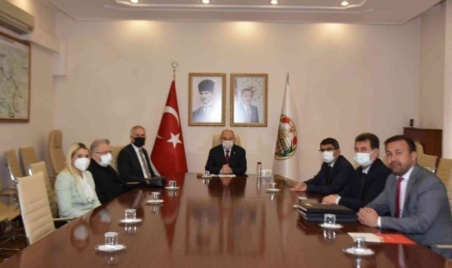 İmzalar Ali Rıza Çevik Ortaokulu için atıldı