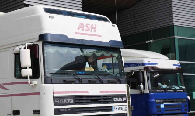 İran Ukrayna plakalı tırların sınırlarından geçişlerine izin vermeyince Sarp Sınır Kapısında geri dönüş yoğunluğu başladı