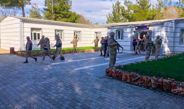 İş görme vaadiyle 682 bin TL dolandırdılar, yakayı ele verdiler