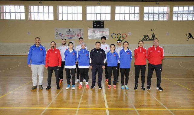İşitme Engelliler Badminton Milli Takımı, Akdağmadeni'nde kampa girdi