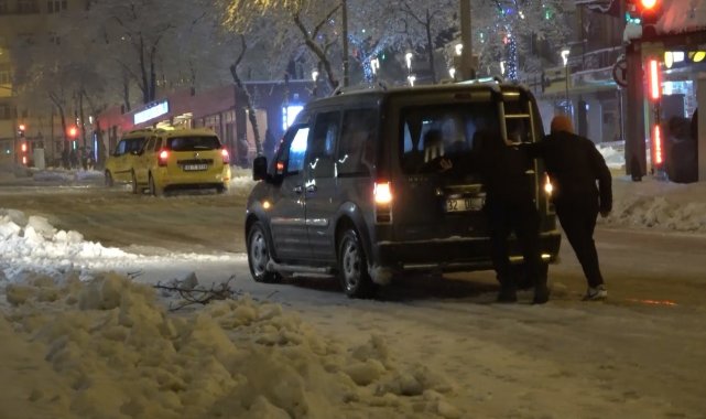 Isparta'da kar yağışı etkili oldu