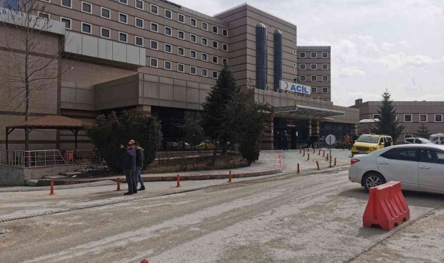 Isparta'da köpekten korkarak yola atlayan genç kıza araba çarptı