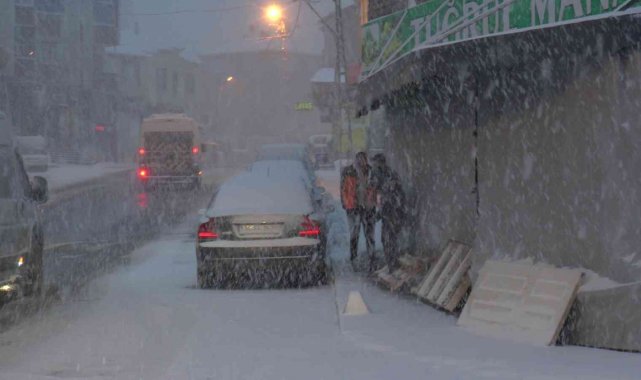İstanbul Anadolu Yakası'nda kar yağışı başladı