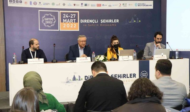 İstanbul pandemi sebebiyle ilk kez göç verdi