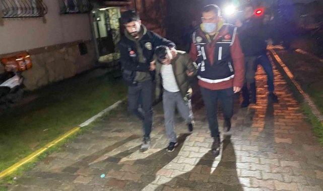İstanbul'da uyuşturucu satıcılarına operasyon: 20 kişi yakalandı