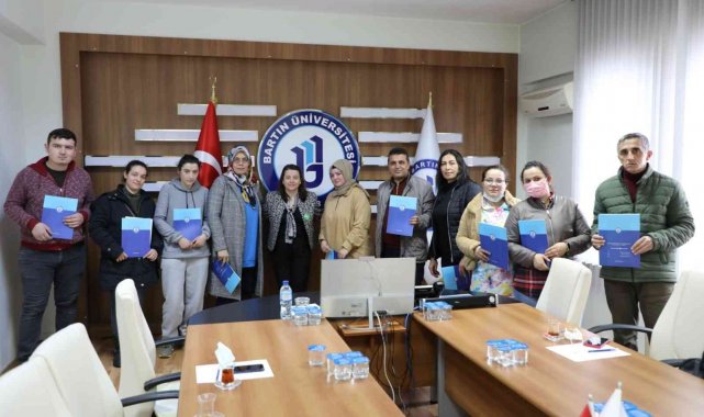 İstihdam odaklı projede başarılı kursiyerler belgelerini aldı