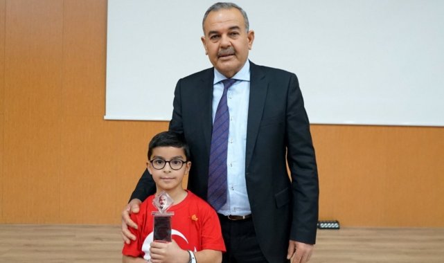 İstiklal Marşı'nı en güzel Kerim Öztürk okudu