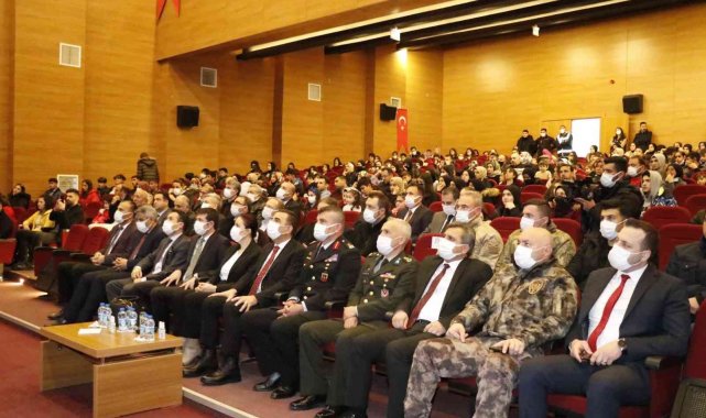 İstiklal Marşı&#039;nın kabulü ve Mehmet Akif Ersoy&#039;u anma günü kutlandı