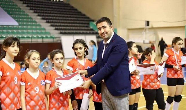 İzmir şampiyonu yoluna devam ediyor