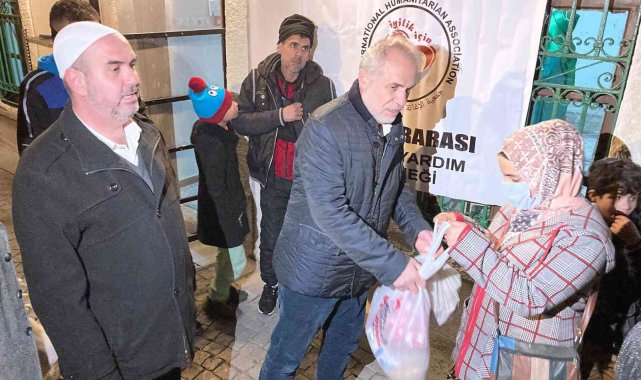 İzmir'de Berat Kandili dualarla idrak edildi