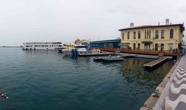 İzmir&#039;de deniz ulaşımı normal seyrinde sürüyor
