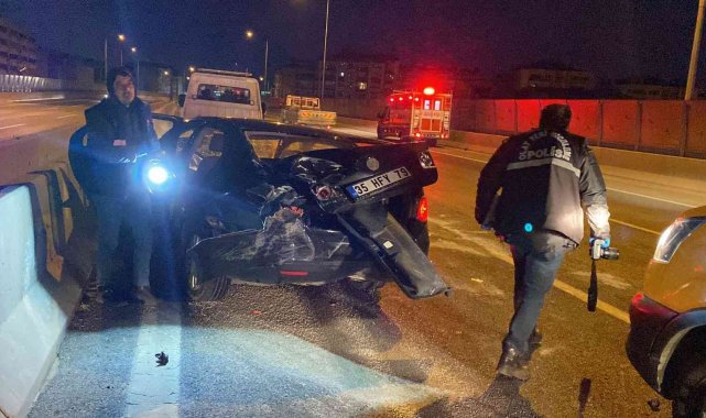 İzmir&#039;de feci kaza: 1 ölü, 2 yaralı