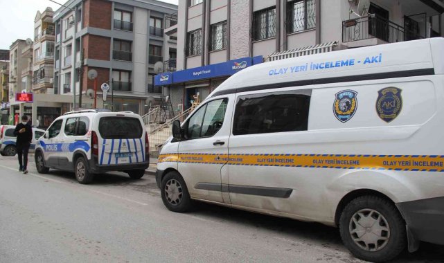 İzmir'de kan davalısı tarafından silahla vurulan kişi yaşam mücadelesini kaybetti