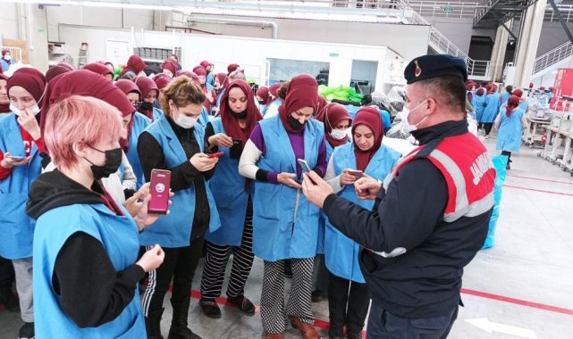 Jandarma ekipleri 246 kadına KADES&#039;i anlattı