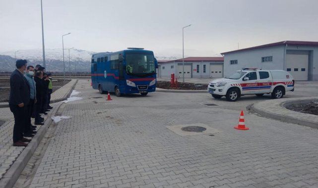 Jandarma ekiplerinden cezaevi personeline trafik güvenliği eğitimi