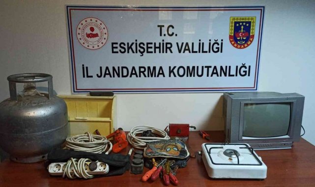Jandarma hırsızlık şüphelisini kısa sürüde yakaladı