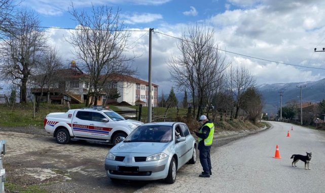 Jandarma trafik timlerinden sıkı denetim