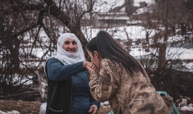 Jandarma yaşlıları unutmadı