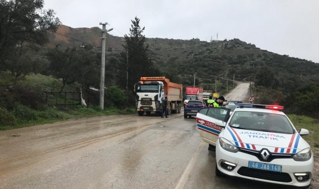 Jandarmadan hafriyat kamyonlarına sıkı denetim