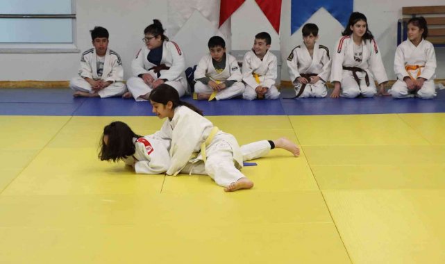 Judo hareketlerini il birinciliği için yaptılar
