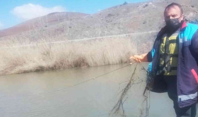 Kaçak av için Kızılırmak'a bırakılan misina ağı imha edildi