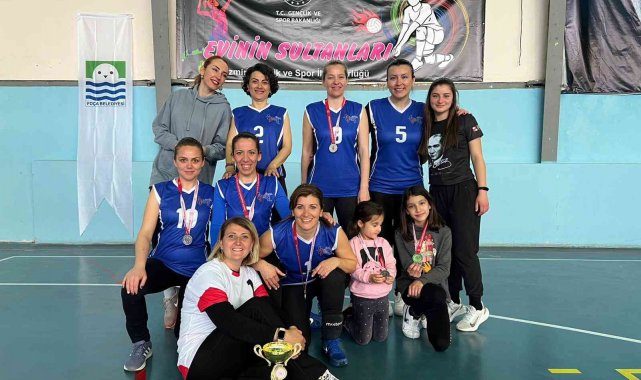 Kadınlar gününde kupa sevinci yaşadılar