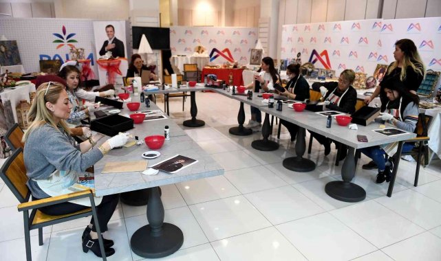 Kadınlar ve çocuklar, Büyükşehir Belediyesinin etkinlikleriyle zafer coşkusu yaşadı