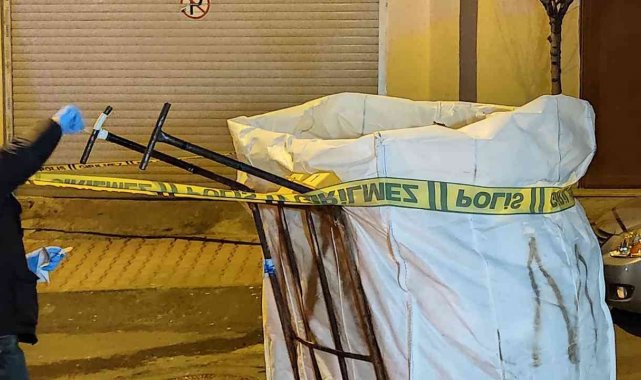 - Kağıthane'de yabancı uyruklu kağıt toplayıcısı bıçaklanarak öldürüldü