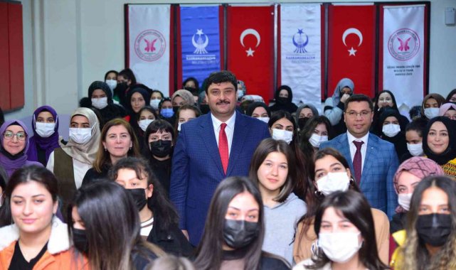 Kahramakazan Belediye Başkanı Oğuz liseli gençlerle bir araya geldi