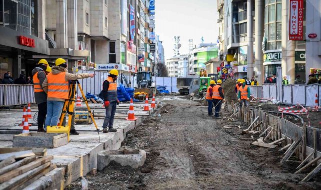 Kahramanmaraş caddesini yayalaştırma çalışmalarını yerinde incelediler