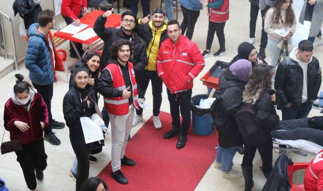 Kan bağışı kampanyasına öğrencilerden yoğun ilgi