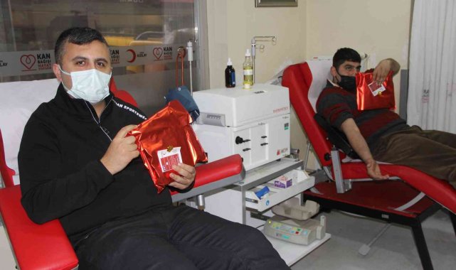 Kan bağışlayana kitap hediyesi