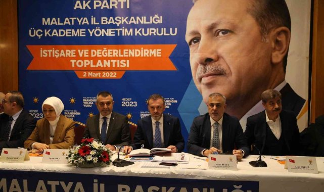 Kandemir, AK Parti Malatya teşkilatıyla bir araya geldi