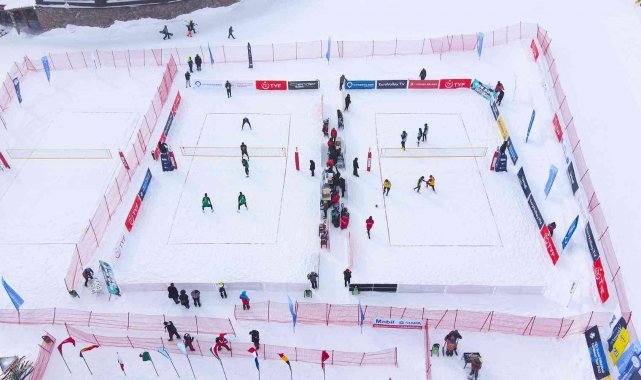 Kar Voleybolu Avrupa Kupası heyecanı Erciyes'te başladı