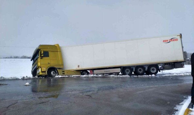 Kar yağışı kazaları beraberinde getirdi