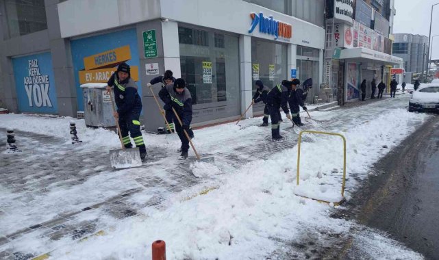 Kar yağışı Nevşehir&#039;de etkili oldu