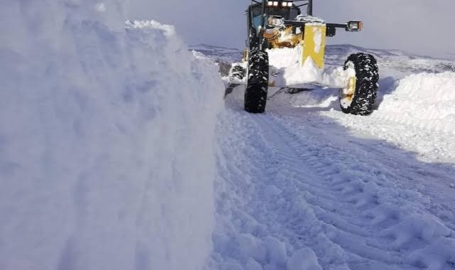 Karabük'te kar nedeniyle kapanan köy yollarından 200'ü ulaşıma açıldı