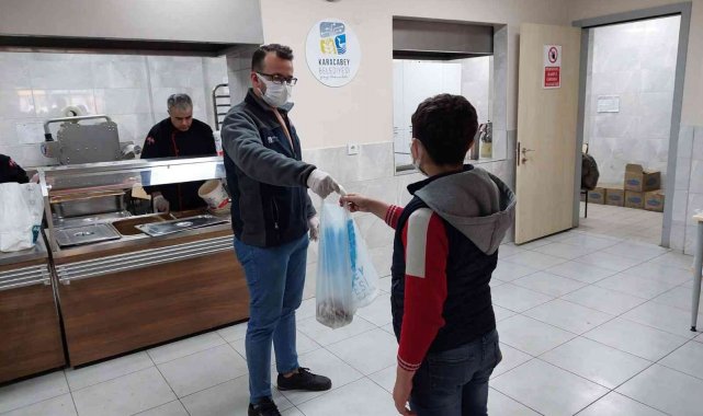 Karacabey Aşevi ihtiyaç sahipleri yararına çalışıyor