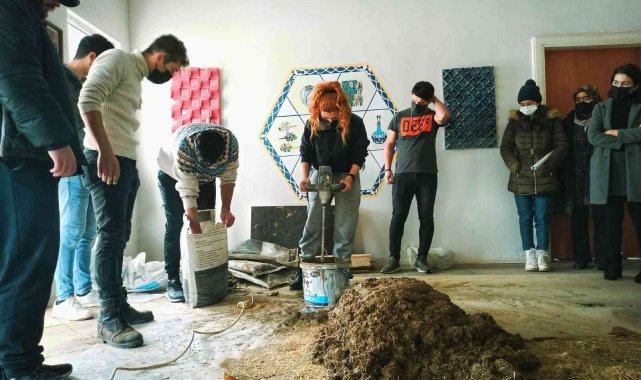 Karacasu&#039;da geleneksel kerpiç ve sıkıştırılmış toprak tekniği konuşuldu