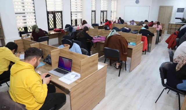 Karaköprü okuma evlerinde hizmet saatleri uzadı