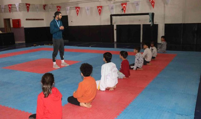 Karaköprü'de çocuklara kickboks kursu