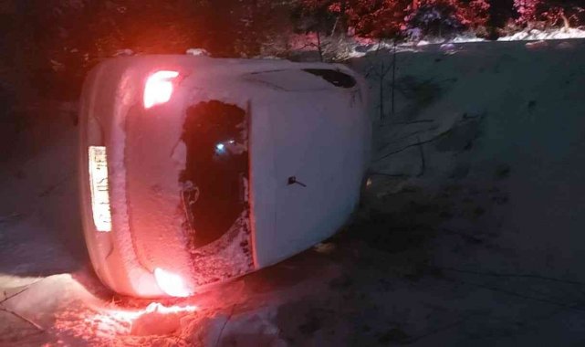 Karda kayan araç şarampole yuvarlandı: 4 yaralı