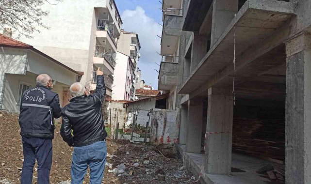 Karı-koca uyurken eve hırsız girdi