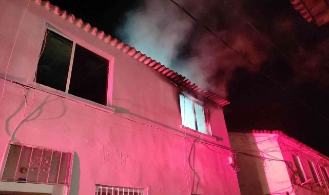 Karısı ile tartışan adam evi yaktı