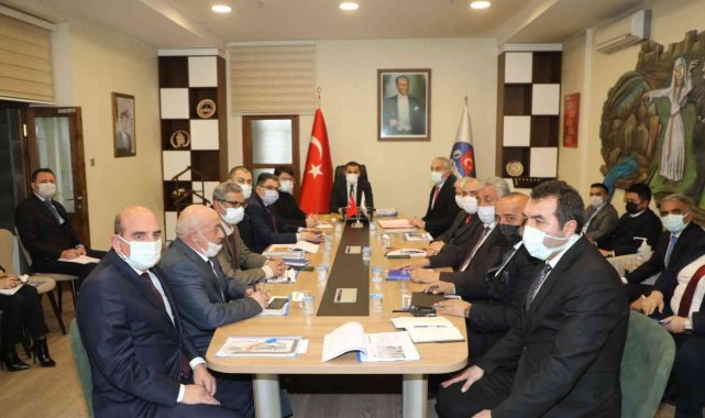 Kars Belediyesi'nde inşaat sezonu öncesi toplantı