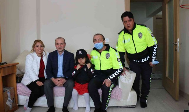 Kars Emniyet Müdürü Sağdıç'tan Aysima'ya anlamlı ziyaret