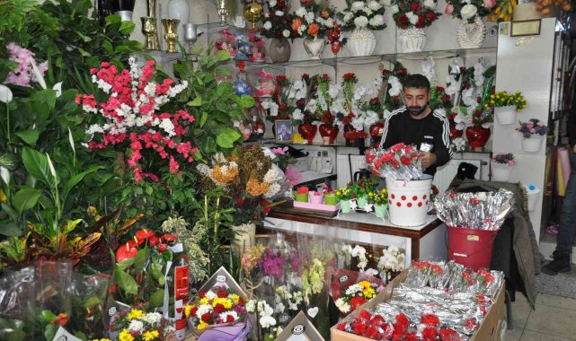Kars'ta Çiçekçilerde '8 Mart' yoğunluğu