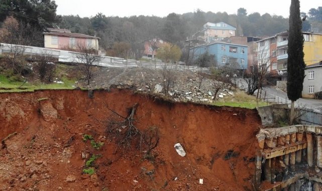 Kartal'da şiddetli yağış inşaatta toprak kaymasına neden oldu
