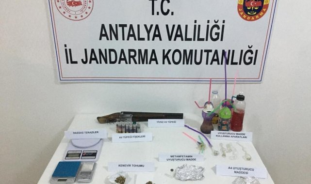 Kaş'ta uyuşturucu operasyonu: 2 gözaltı