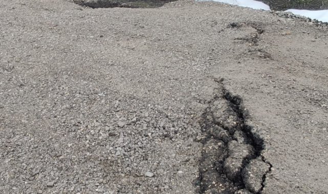 Kastamonu'da eriyen kar heyelana sebep oldu